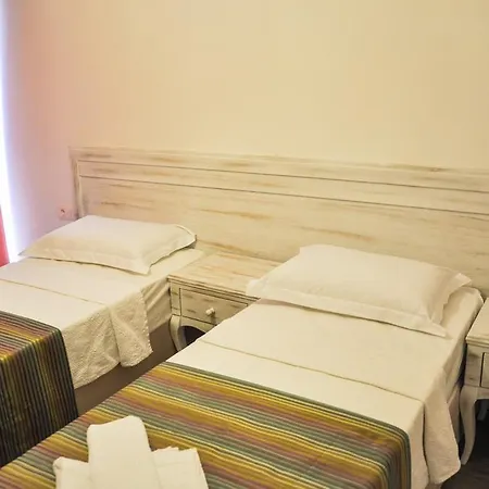 Gurup Otel *